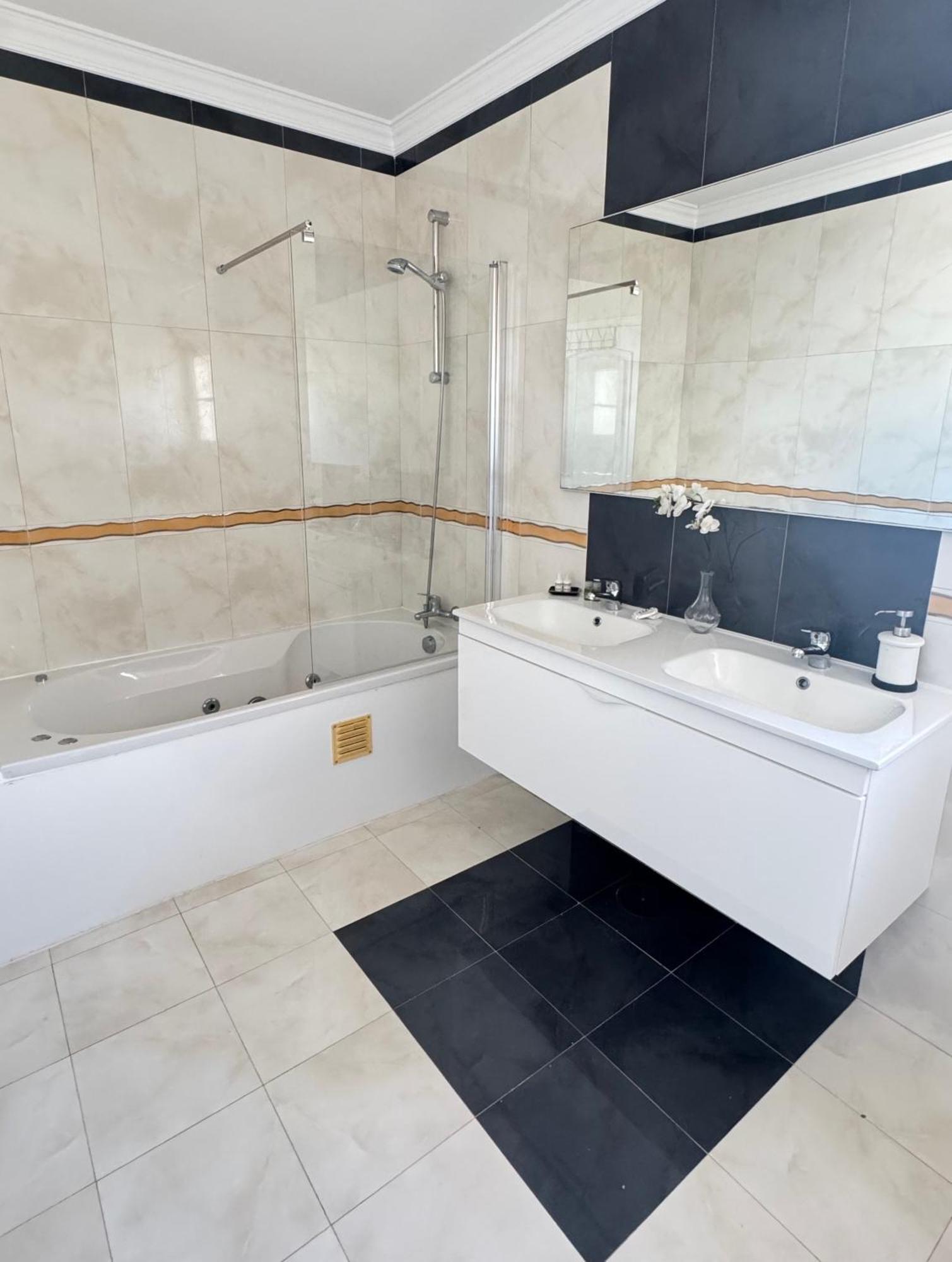 Villa Bonita Guesthouse Albufeira Old Town Ngoại thất bức ảnh