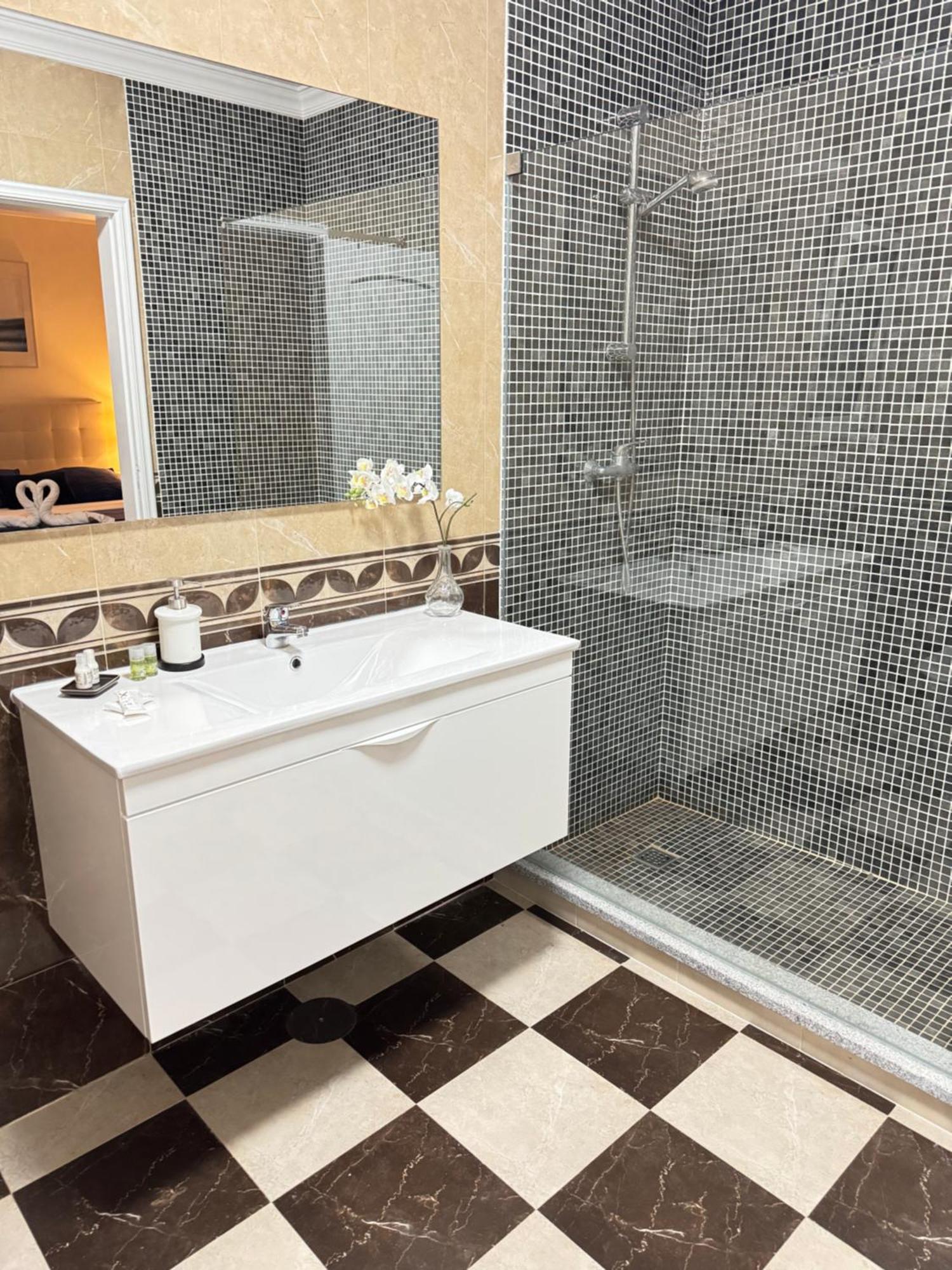 Villa Bonita Guesthouse Albufeira Old Town Ngoại thất bức ảnh